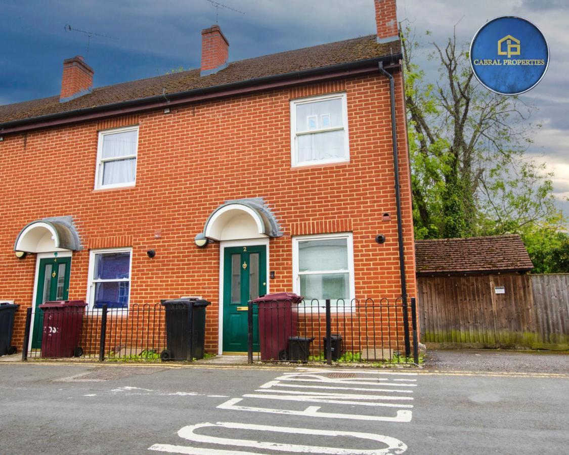 2 Bedroom House By Cabral Properties Monthly Special Price Reading Exteriör bild